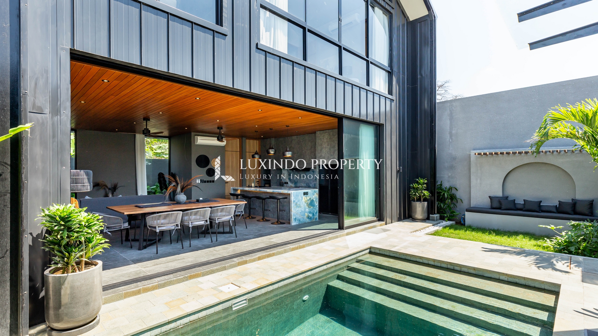 MUNGGU - A MODERN VILLA BLENDING TROPICAL WARMTH AND CONTEMPORARY STYLE (FHV488)
